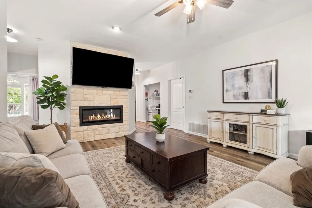 9024 Heiden Lane Austin, TX 78749
