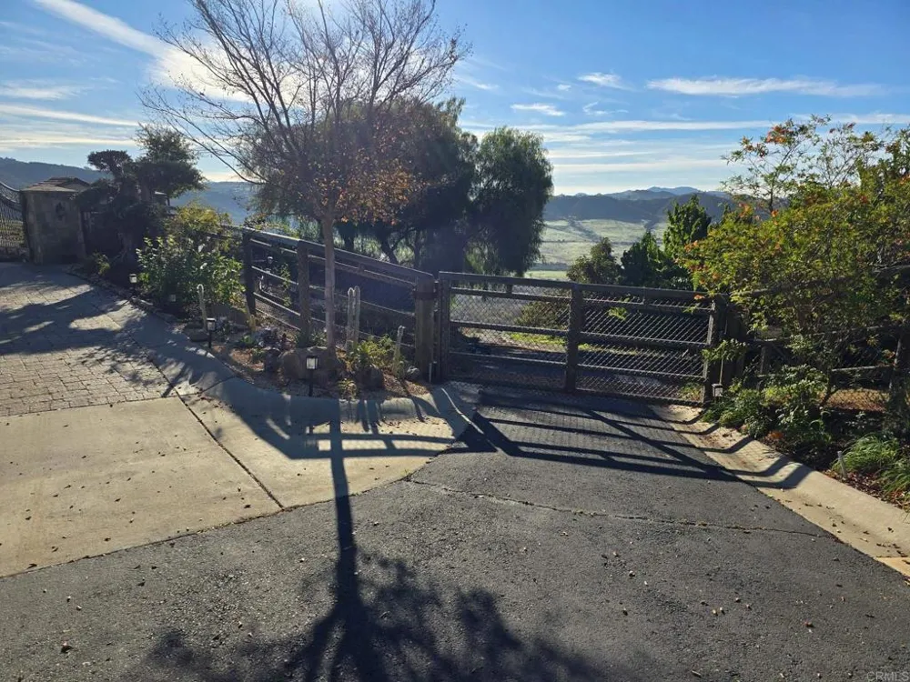 3752 Monserate Place Fallbrook, CA 92028