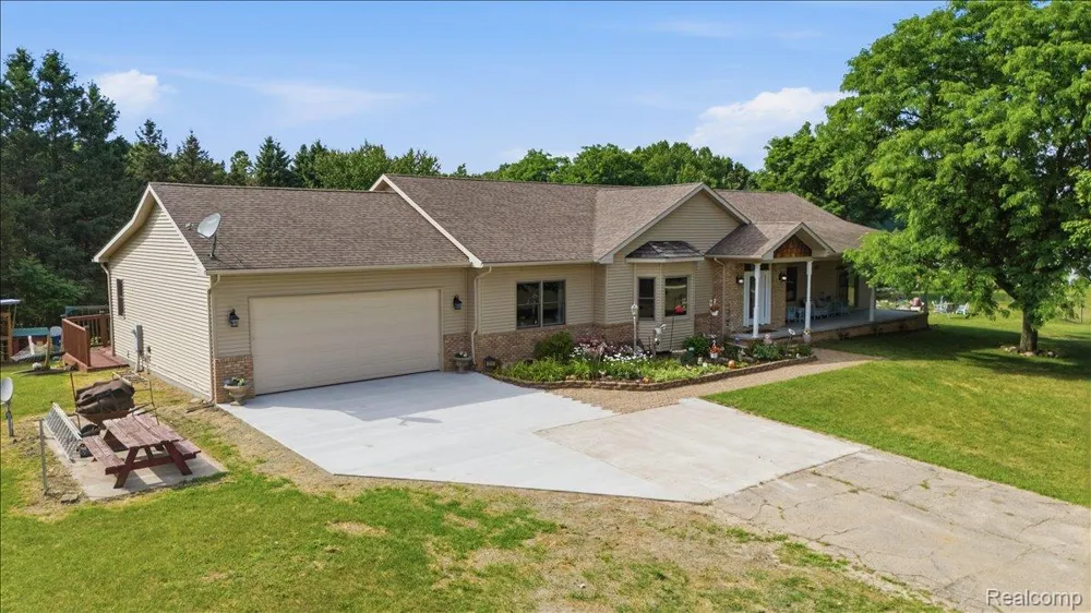 1350 Bald Eagle Lake Road Groveland Township, MI 48462