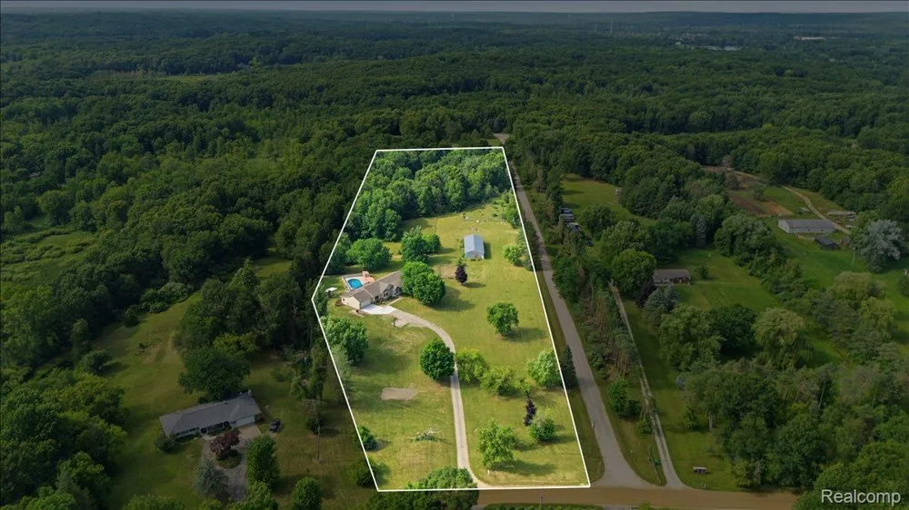 1350 Bald Eagle Lake Road Groveland Township, MI 48462