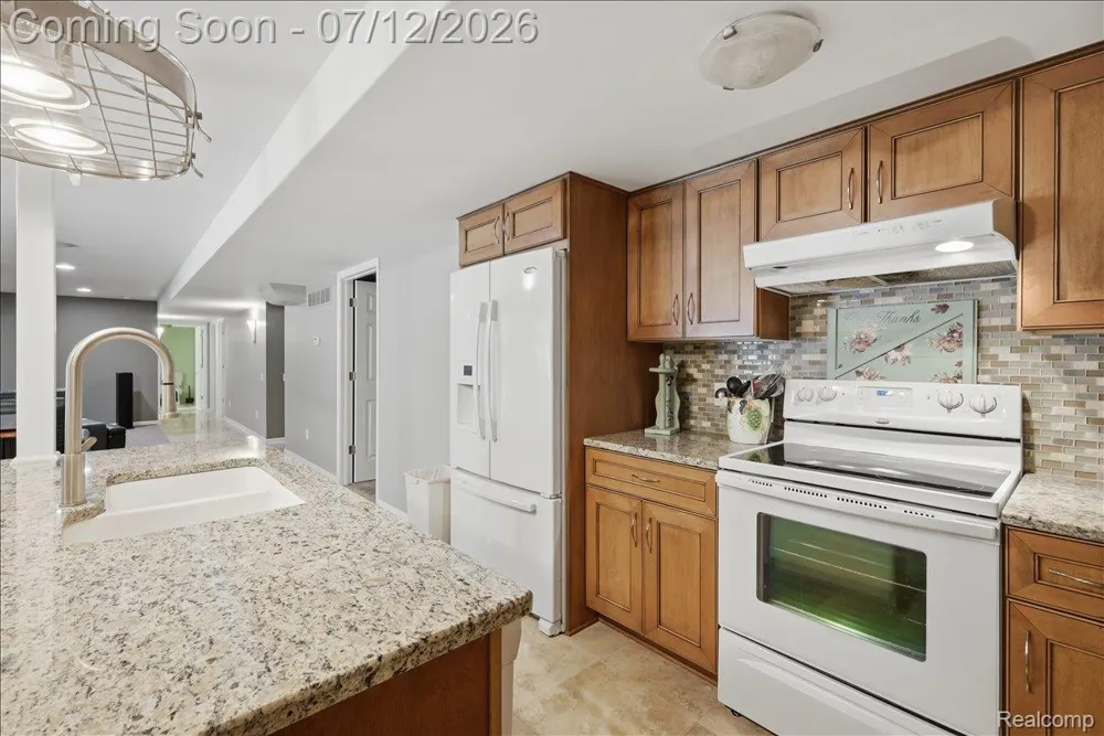 1350 Bald Eagle Lake Road Groveland Township, MI 48462