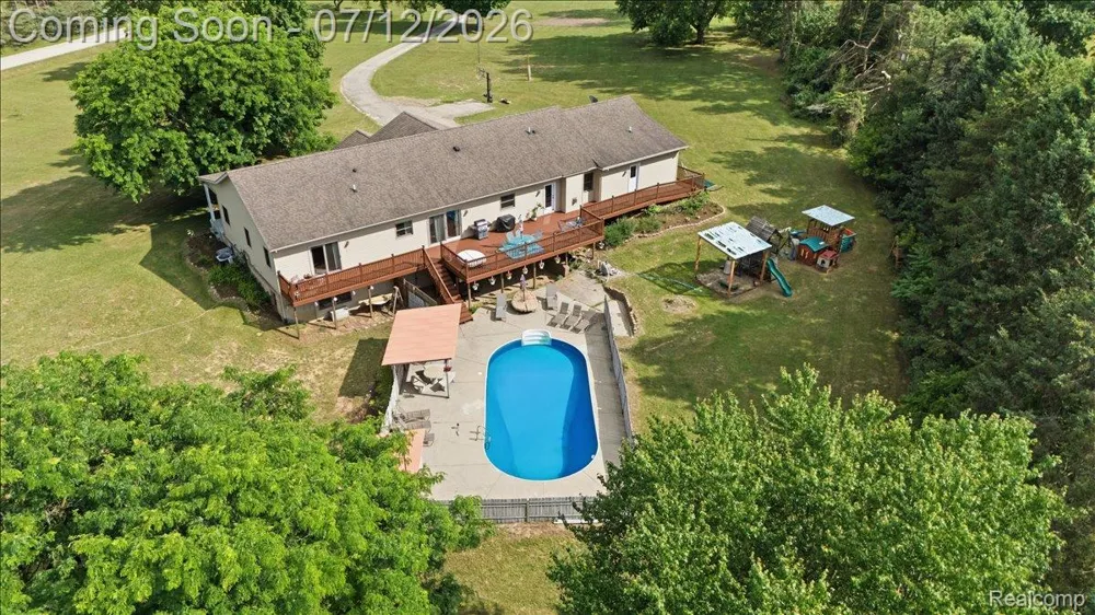1350 Bald Eagle Lake Road Groveland Township, MI 48462