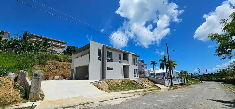 D-26 MANSIONES PLAYA HUCARES Naguabo, PR 00718