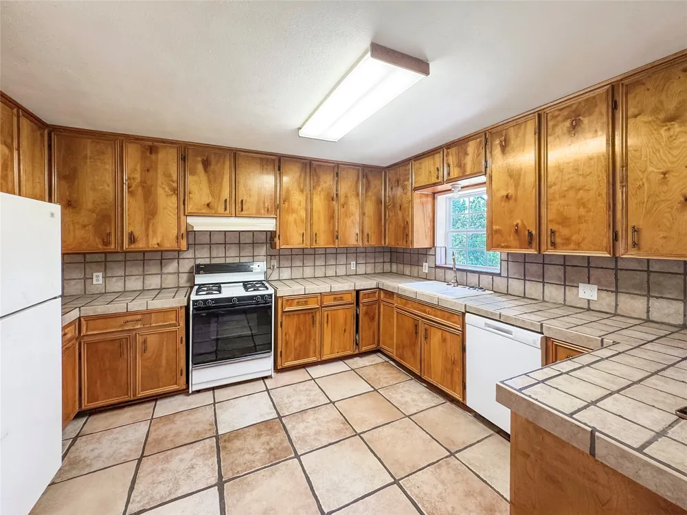 1101 Days End Road Wimberley, TX 78676