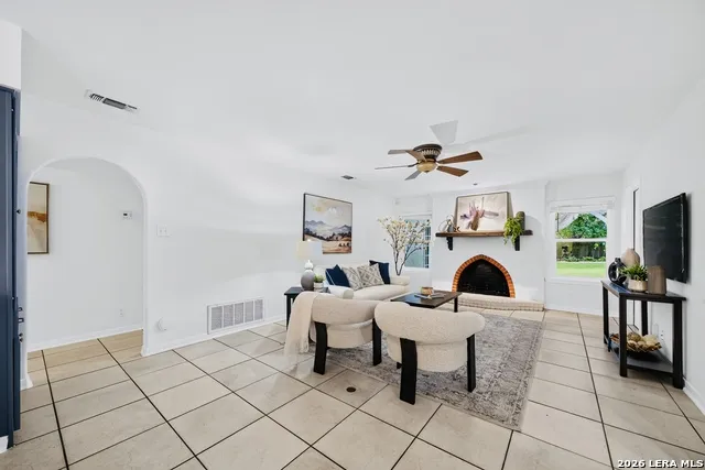 109 HONEY BEE LN Shavano Park, TX 78231