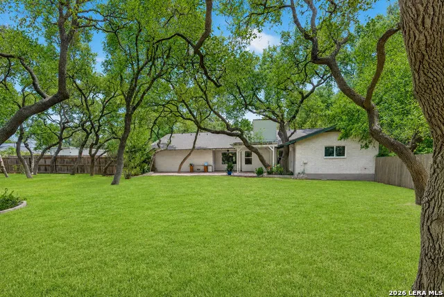 109 HONEY BEE LN Shavano Park, TX 78231