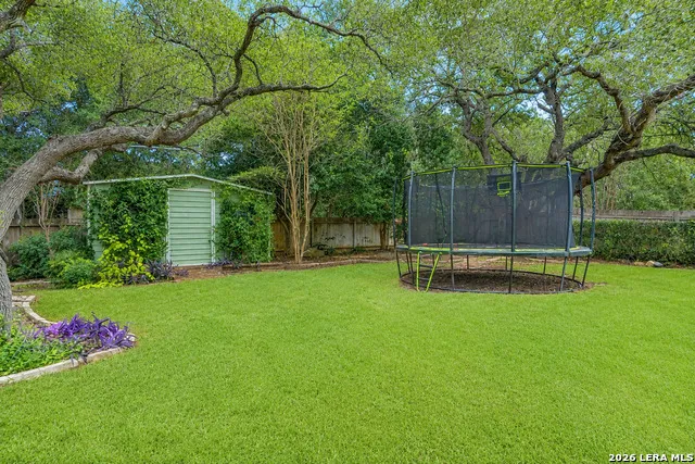 109 HONEY BEE LN Shavano Park, TX 78231