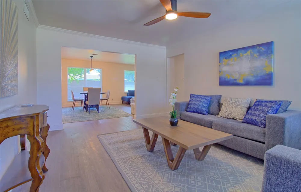 12220 Eunice Street Farmers Branch, TX 75234