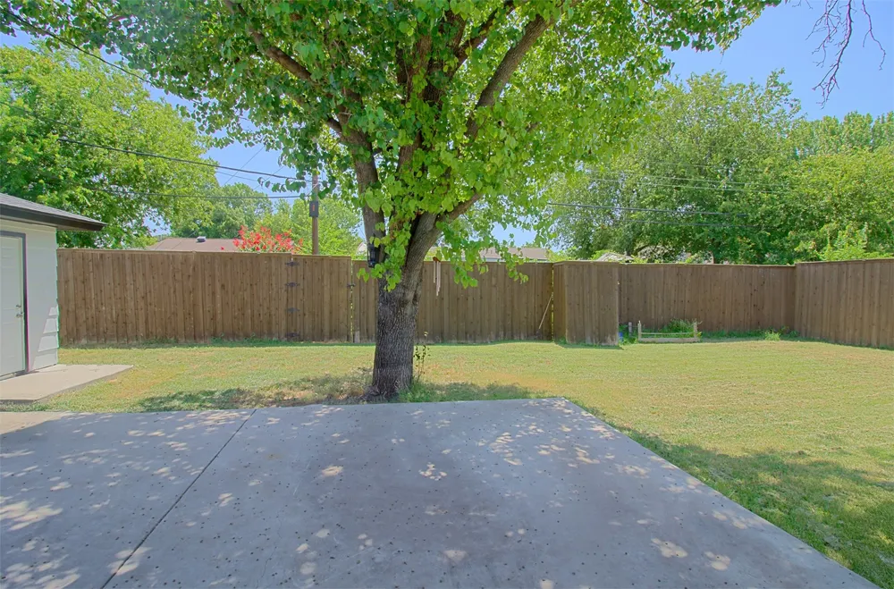 12220 Eunice Street Farmers Branch, TX 75234