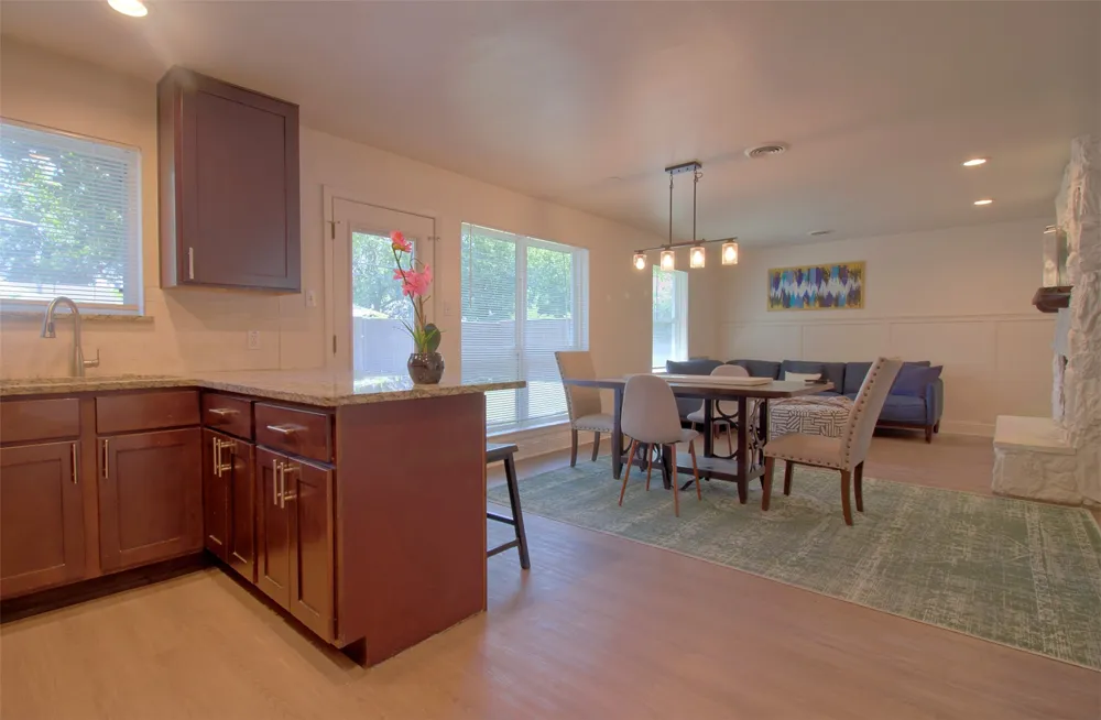 12220 Eunice Street Farmers Branch, TX 75234