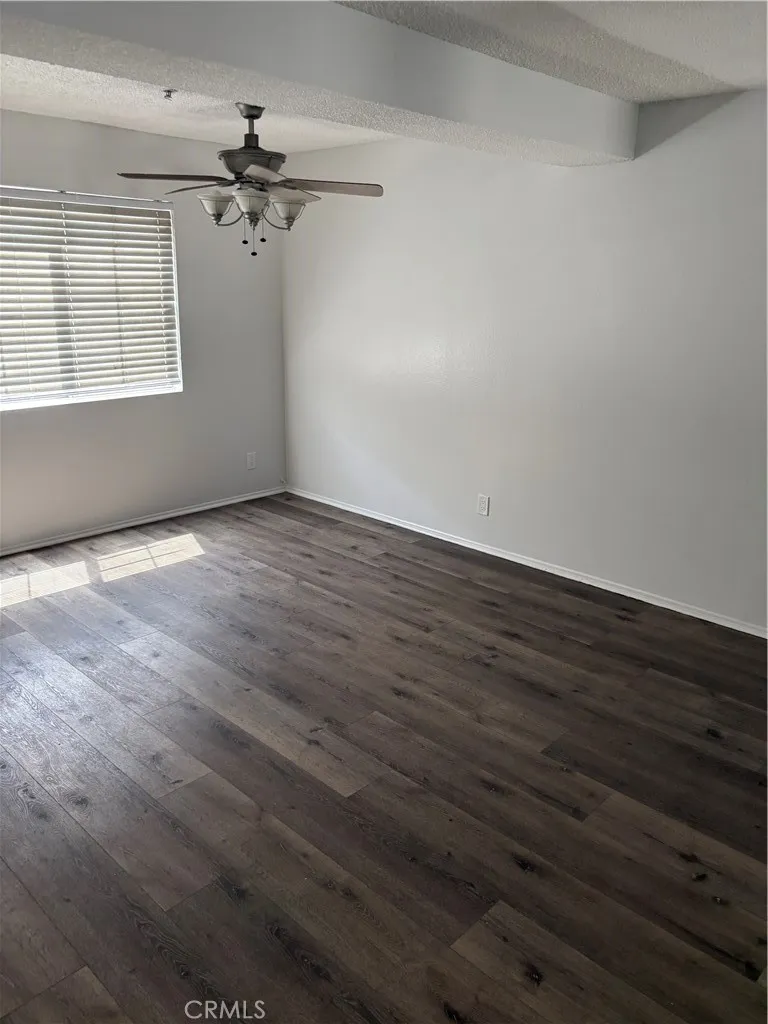13550 Foothill Boulevard #3 Sylmar, CA 91342