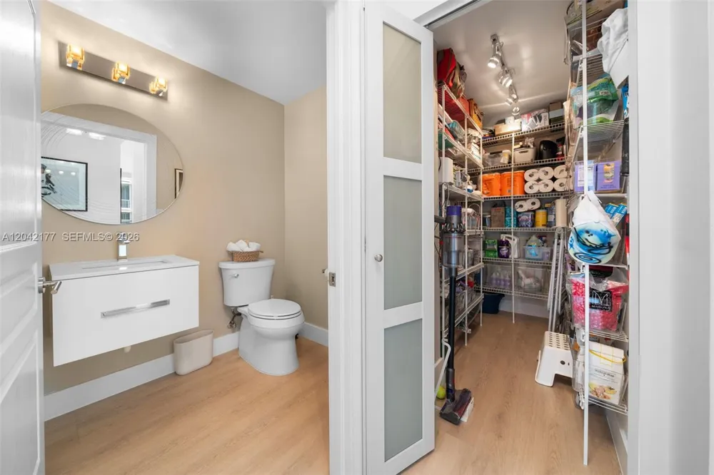 2645 S Bayshore Dr #601 Miami, FL 33133