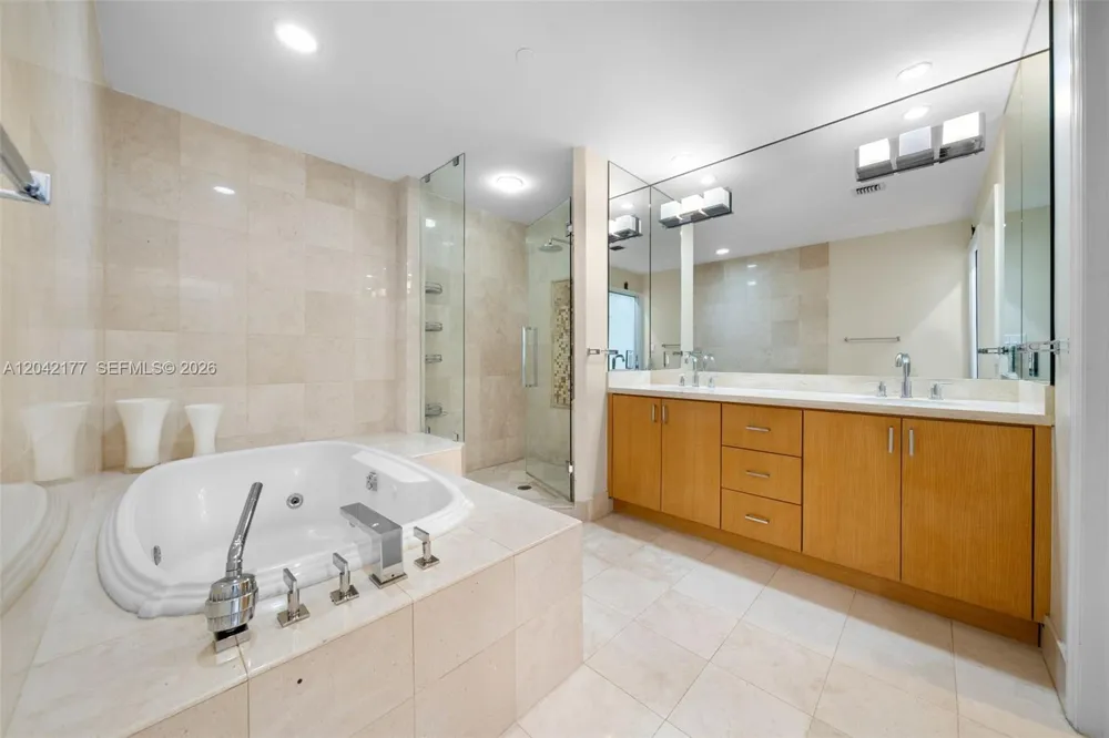 2645 S Bayshore Dr #601 Miami, FL 33133