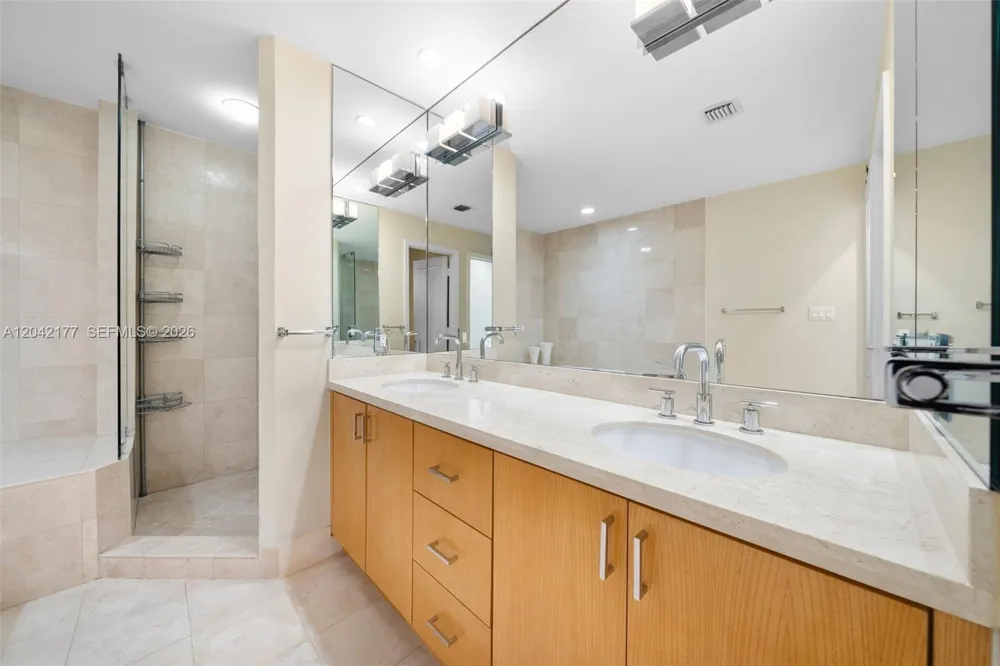 2645 S Bayshore Dr #601 Miami, FL 33133