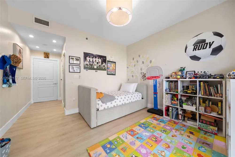 2645 S Bayshore Dr #601 Miami, FL 33133