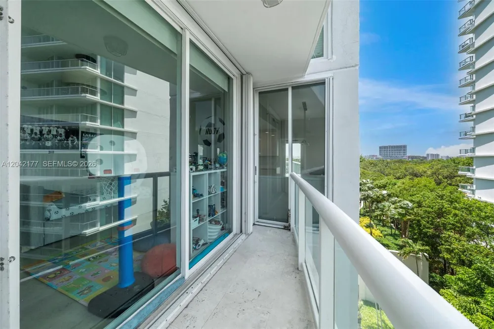2645 S Bayshore Dr #601 Miami, FL 33133
