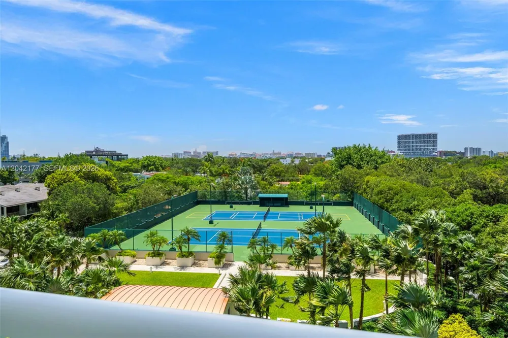 2645 S Bayshore Dr #601 Miami, FL 33133
