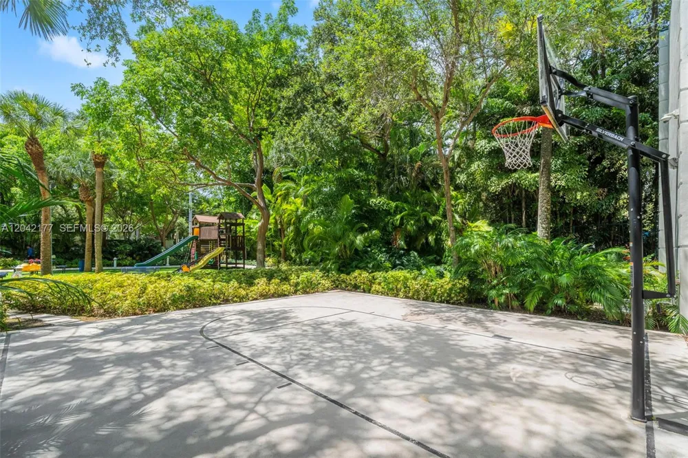 2645 S Bayshore Dr #601 Miami, FL 33133