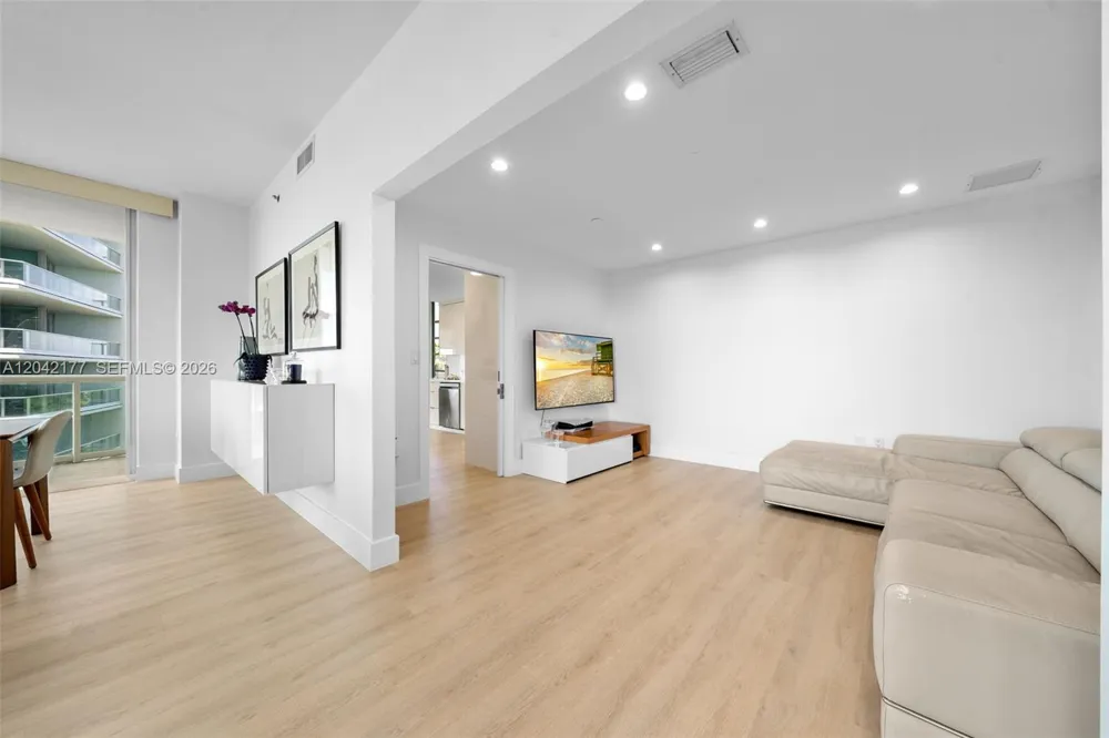 2645 S Bayshore Dr #601 Miami, FL 33133