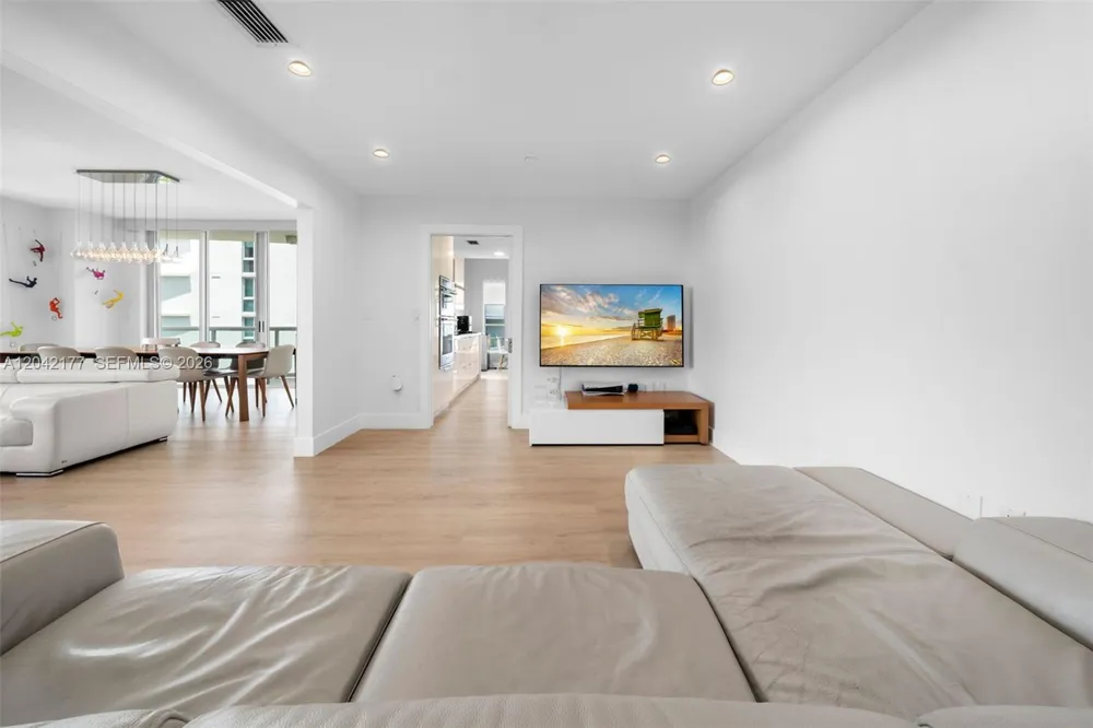 2645 S Bayshore Dr #601 Miami, FL 33133