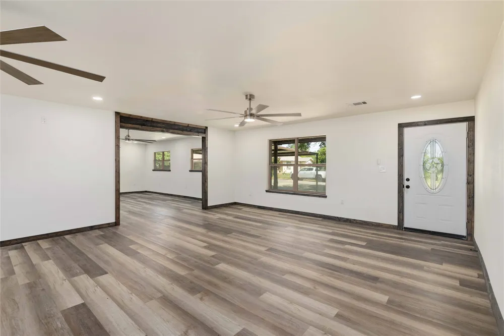809 W Liveoak Street Coleman, TX 76834