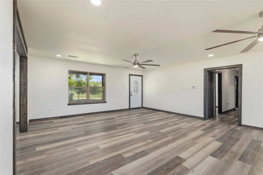 809 W Liveoak Street Coleman, TX 76834