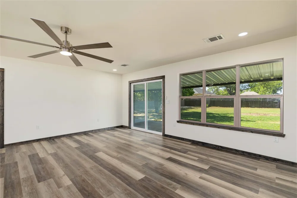 809 W Liveoak Street Coleman, TX 76834