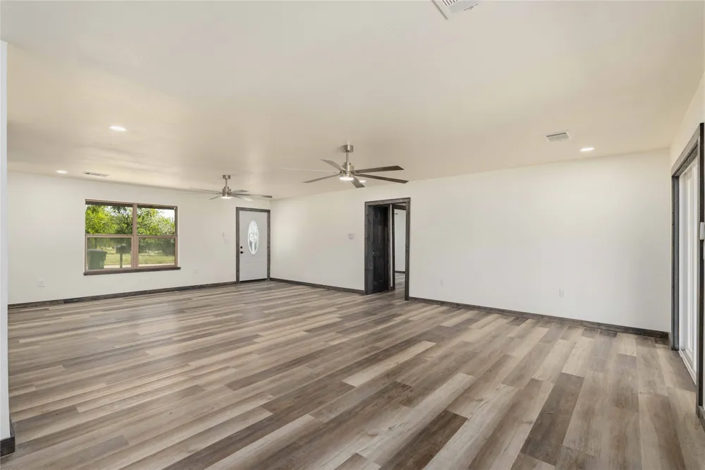 809 W Liveoak Street Coleman, TX 76834