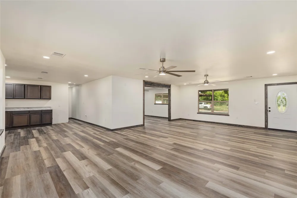 809 W Liveoak Street Coleman, TX 76834