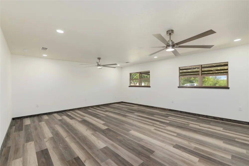 809 W Liveoak Street Coleman, TX 76834