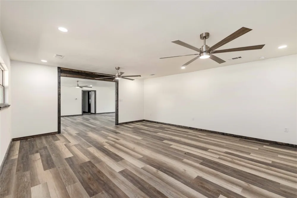 809 W Liveoak Street Coleman, TX 76834