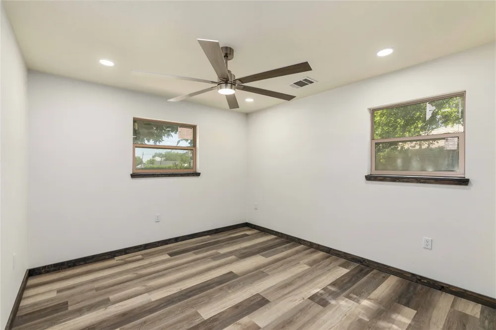 809 W Liveoak Street Coleman, TX 76834