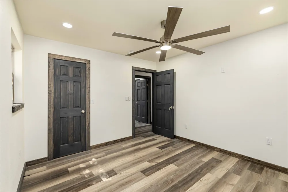 809 W Liveoak Street Coleman, TX 76834