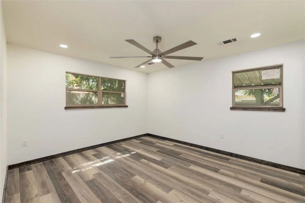 809 W Liveoak Street Coleman, TX 76834