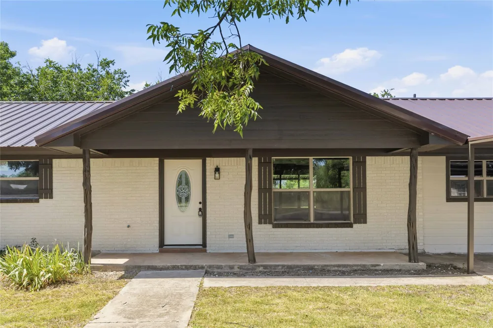 809 W Liveoak Street Coleman, TX 76834