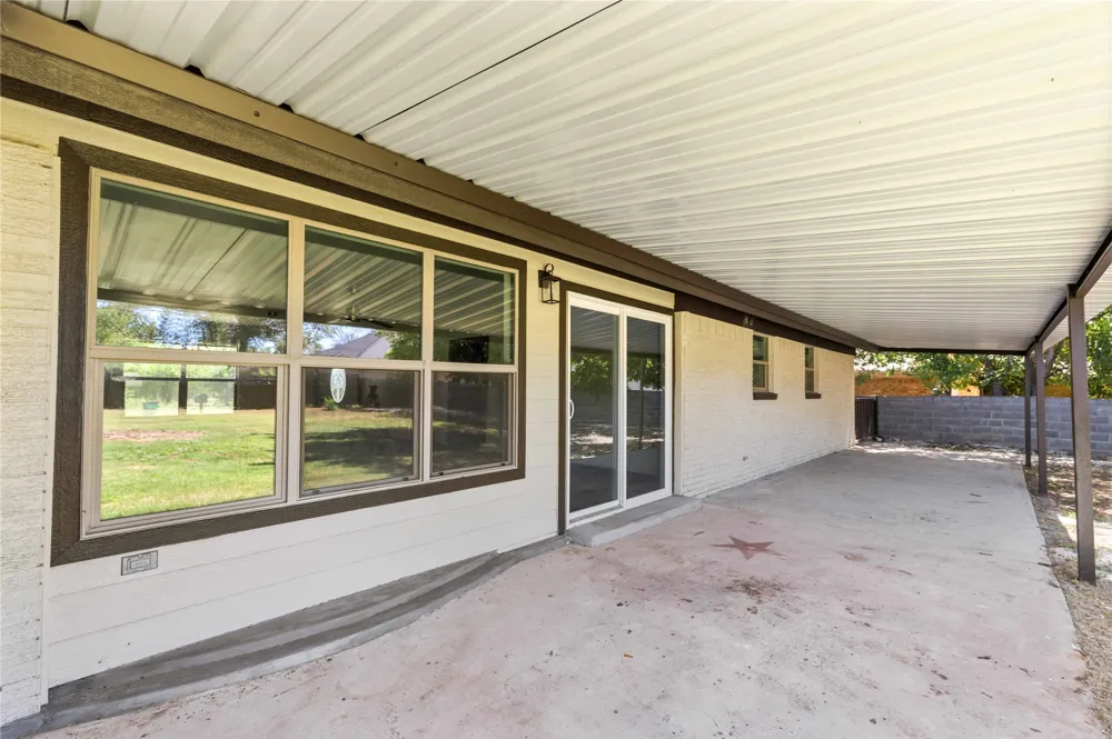 809 W Liveoak Street Coleman, TX 76834