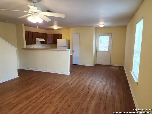 10023 VASSO VW Unit 4 Converse, TX 78109