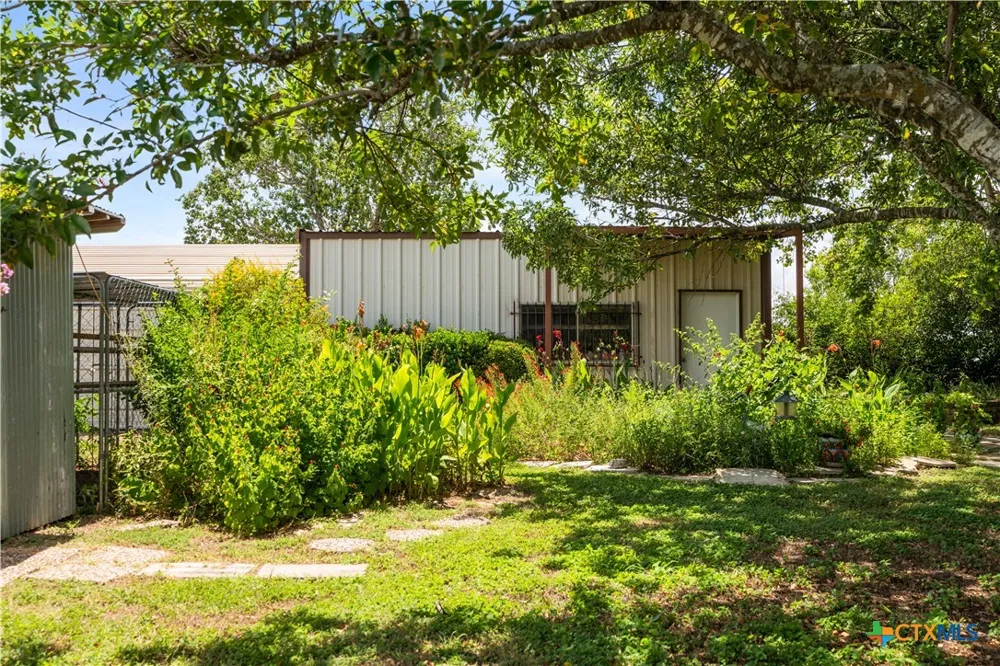 4911 Youngsford Road Marion, TX 78124