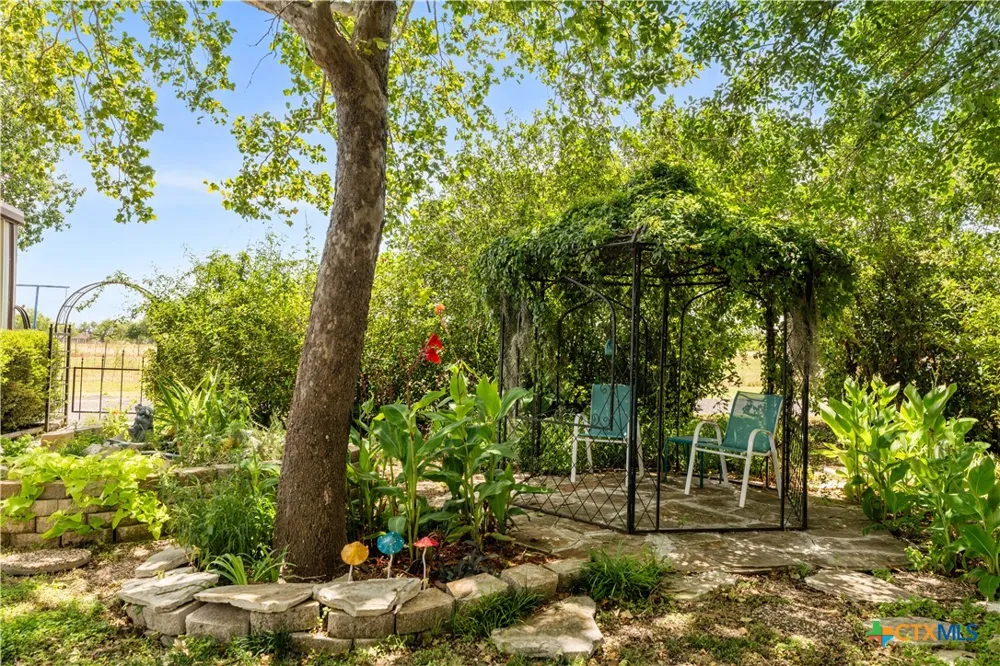4911 Youngsford Road Marion, TX 78124