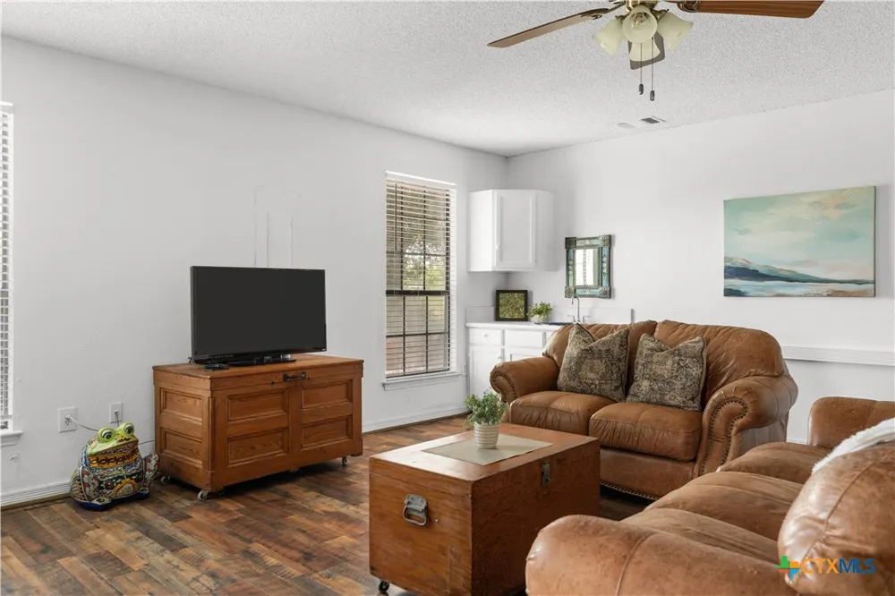4911 Youngsford Road Marion, TX 78124