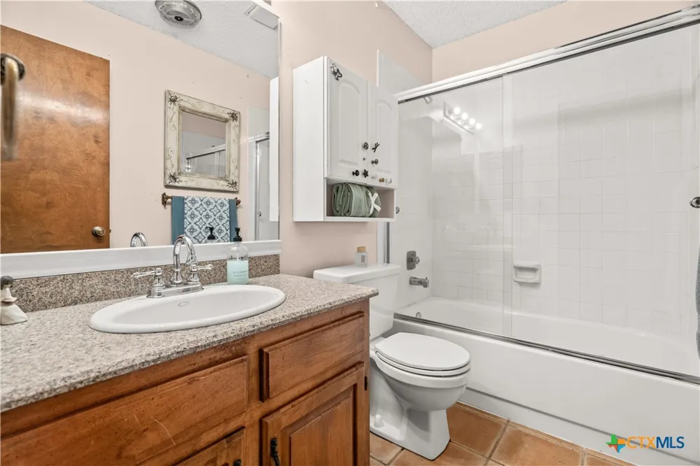 4911 Youngsford Road Marion, TX 78124