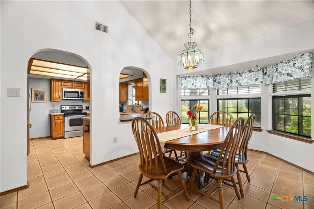 4911 Youngsford Road Marion, TX 78124