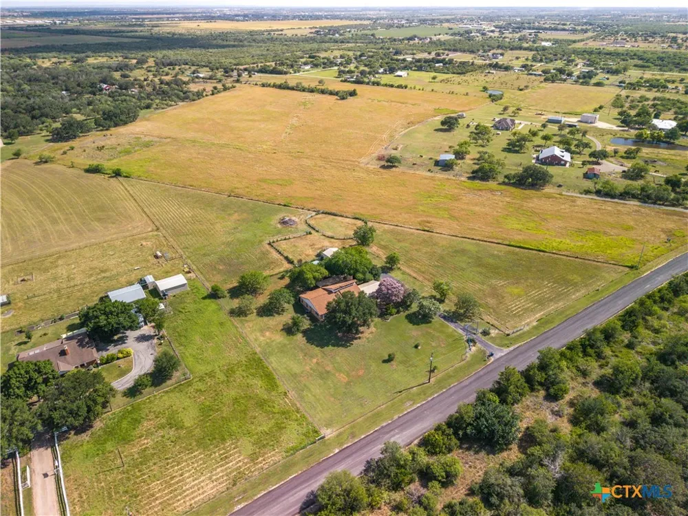 4911 Youngsford Road Marion, TX 78124
