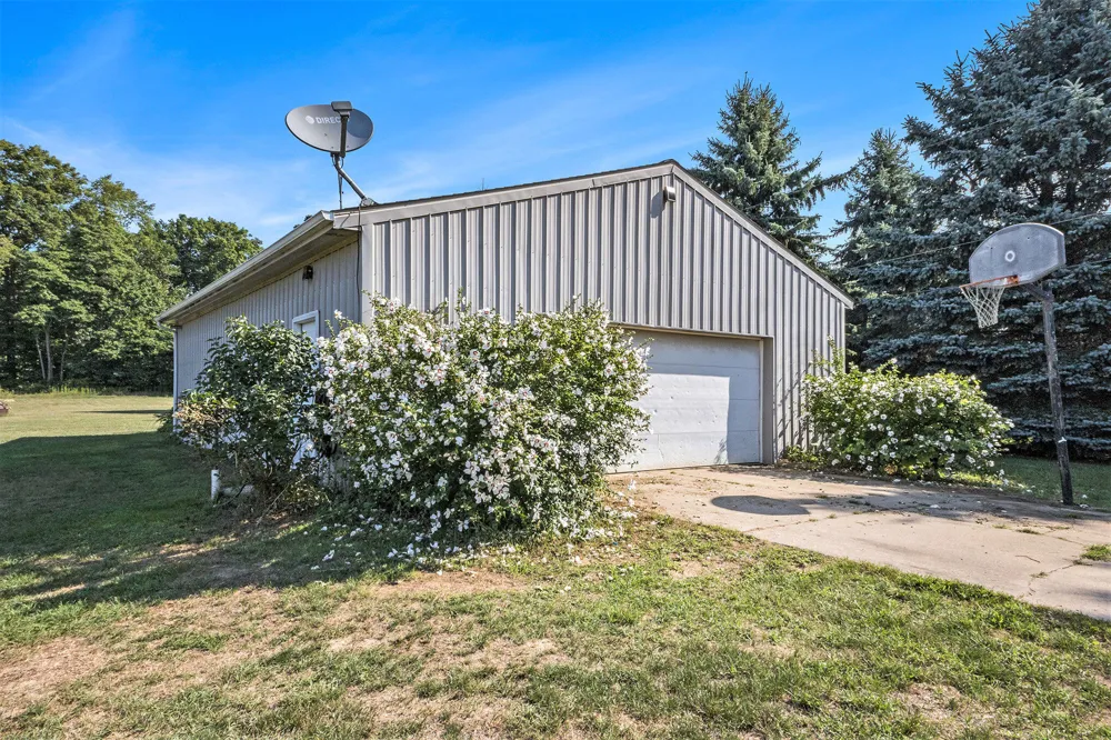 3123 140th Avenue Dorr, MI 49323