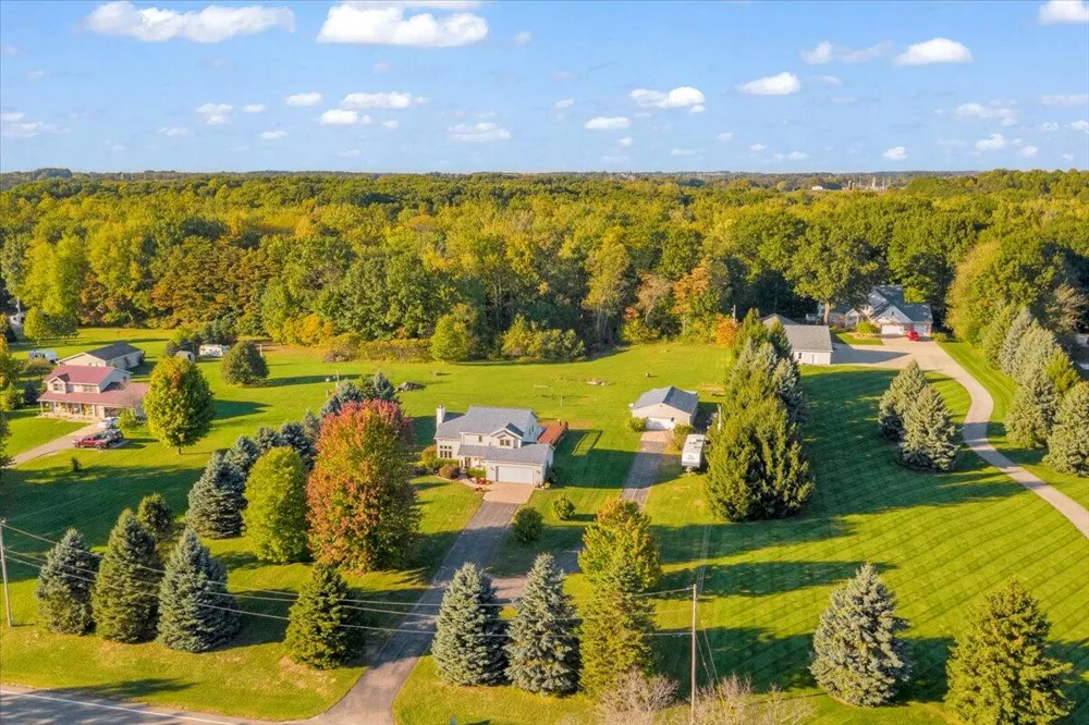 3123 140th Avenue Dorr, MI 49323