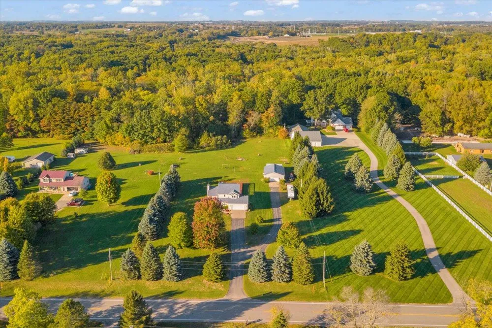 3123 140th Avenue Dorr, MI 49323