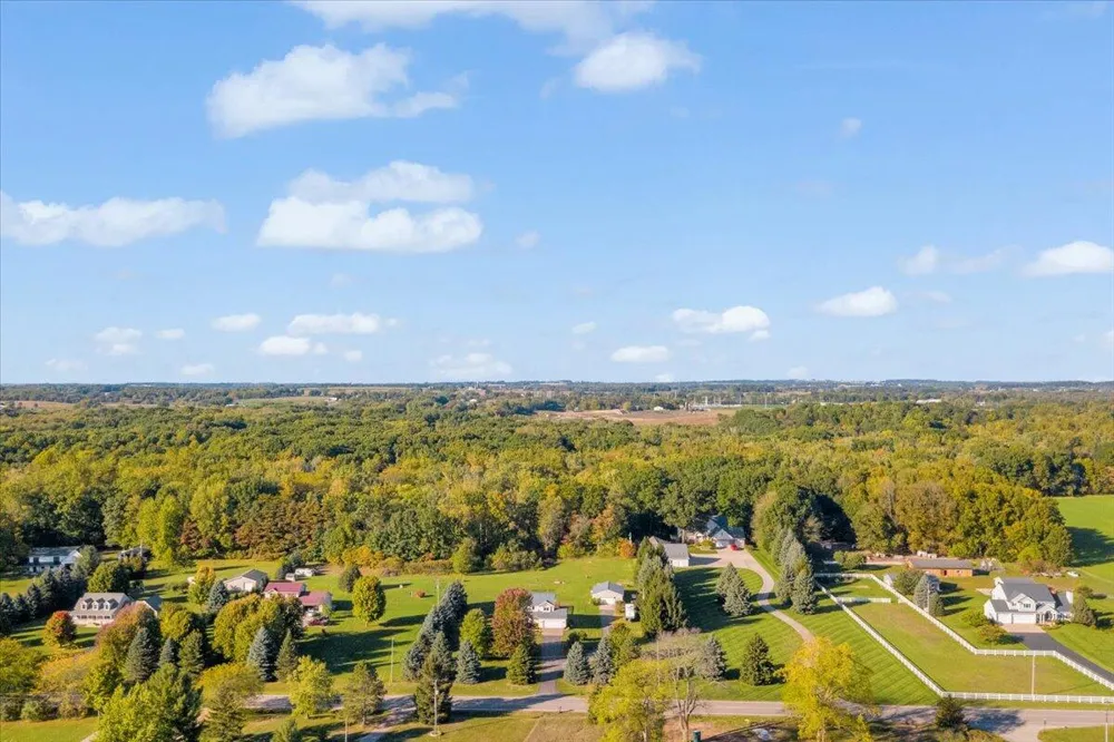 3123 140th Avenue Dorr, MI 49323