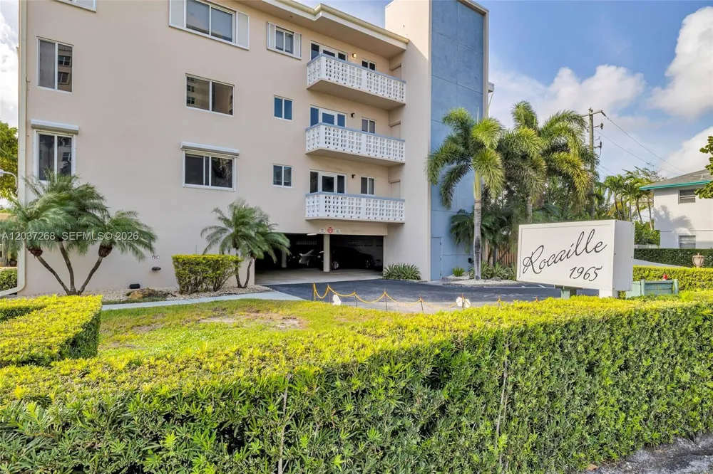 1965 S Ocean Blvd #208 Lauderdale By The Sea, FL 33062