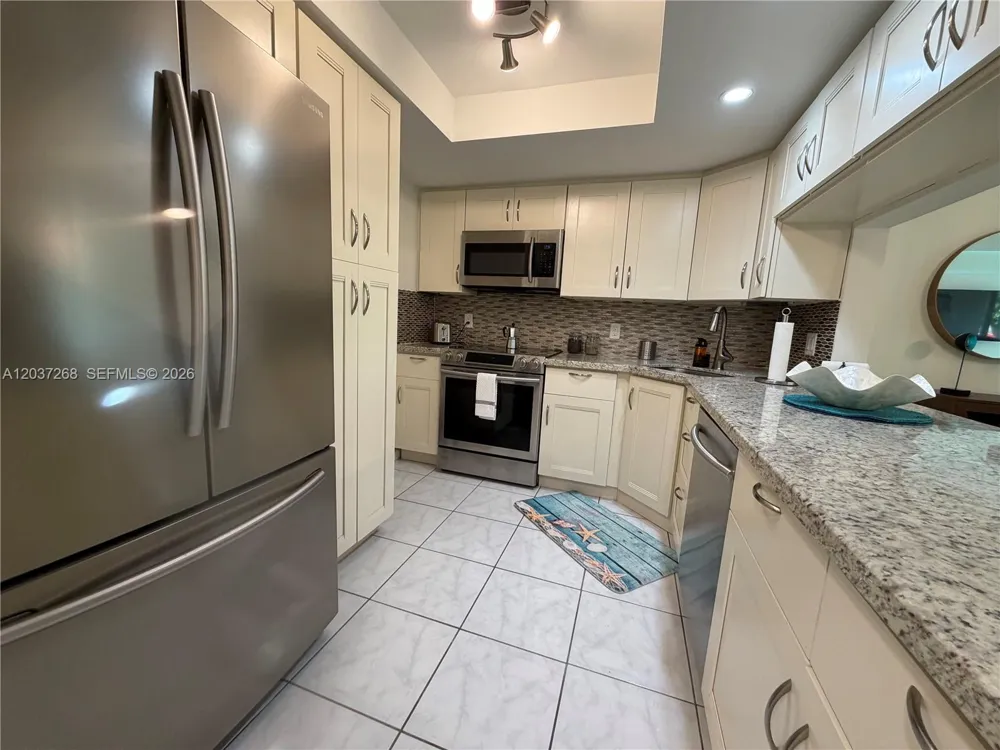1965 S Ocean Blvd #208 Lauderdale By The Sea, FL 33062