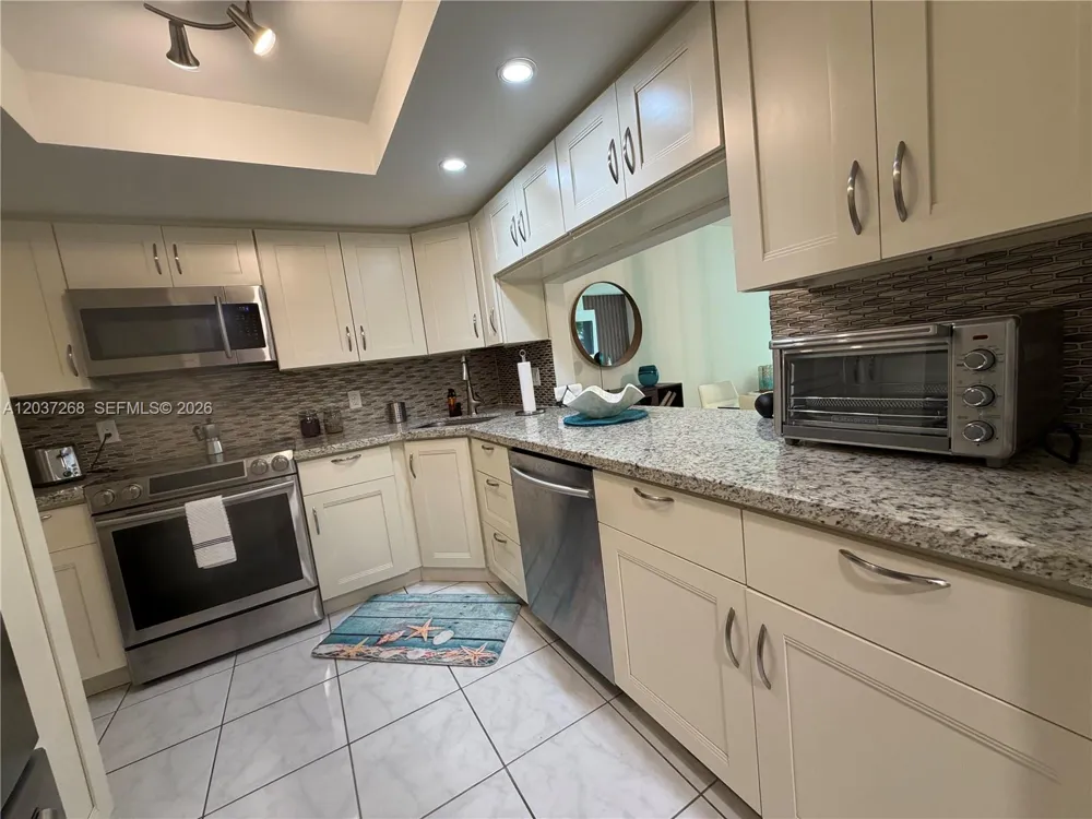 1965 S Ocean Blvd #208 Lauderdale By The Sea, FL 33062